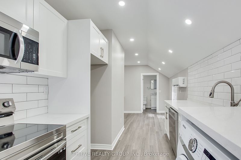 London House for rent - 2 Bedrooms — photo 3
