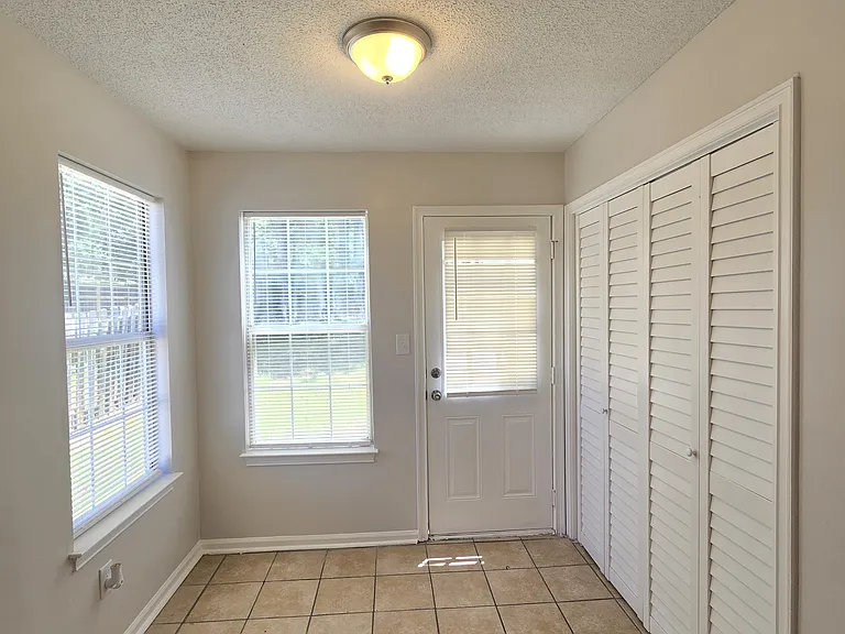 1504 Cain Ct N — Photo 10