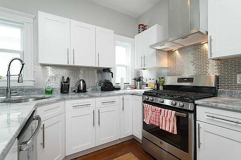 5 bed, $5,900 — Photo 2