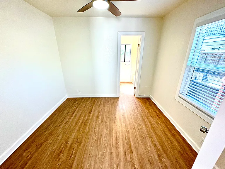 257 Loma Ave #A — Photo 9
