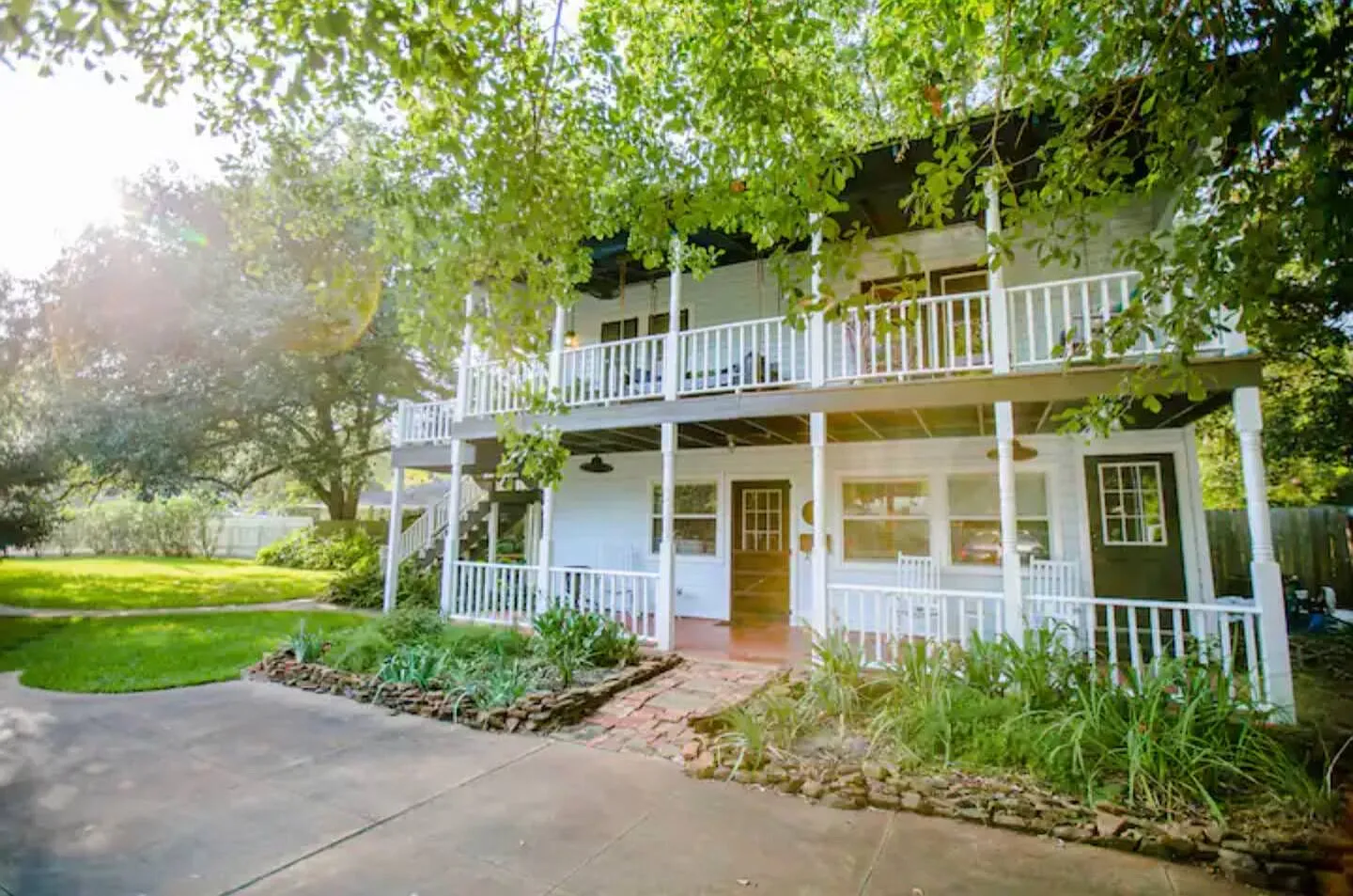 2 bed, 1.5 bath, 1000 sqft, $1,895 — Photo 2