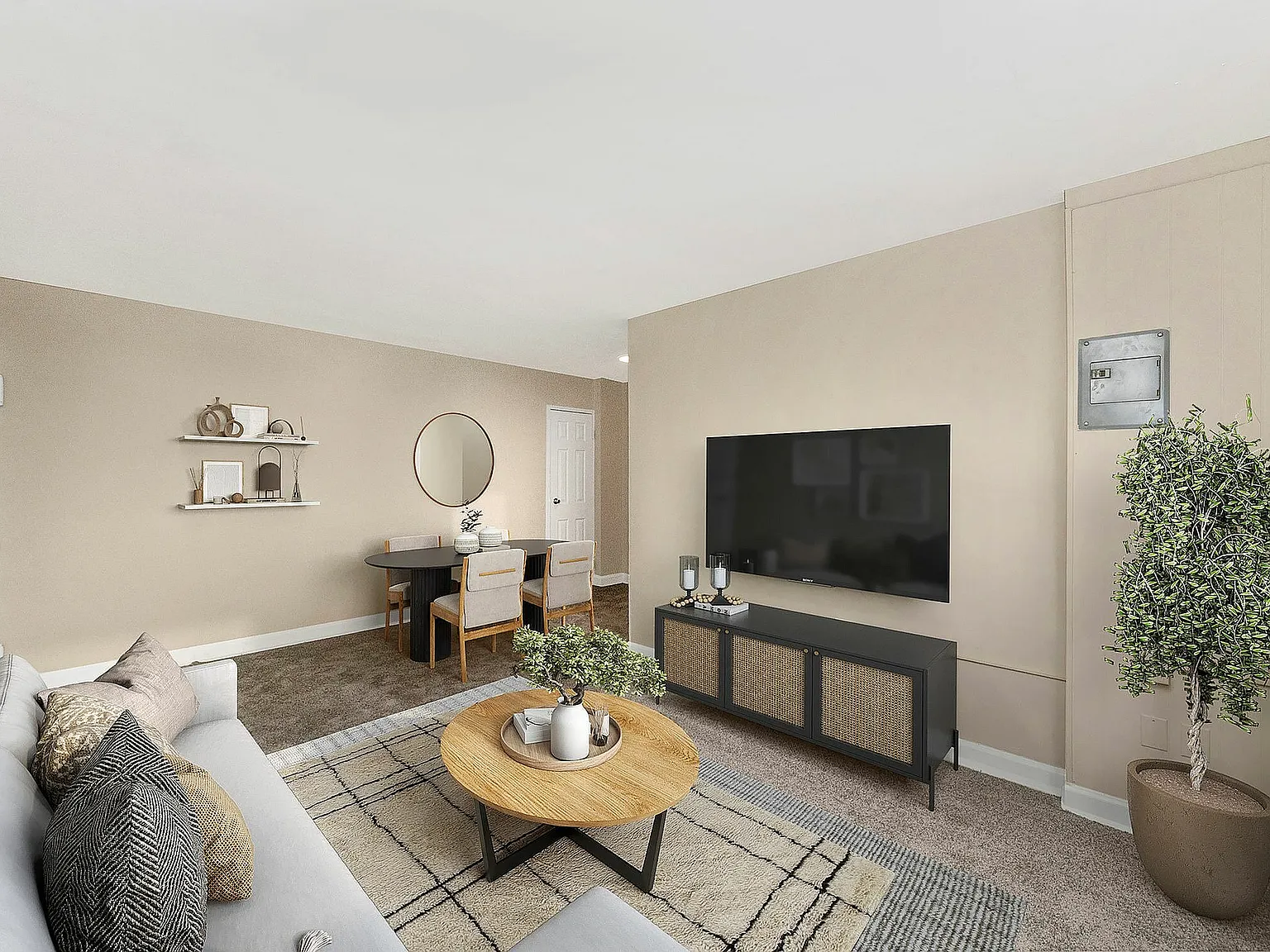 South Pointe Apartments — Photo 2