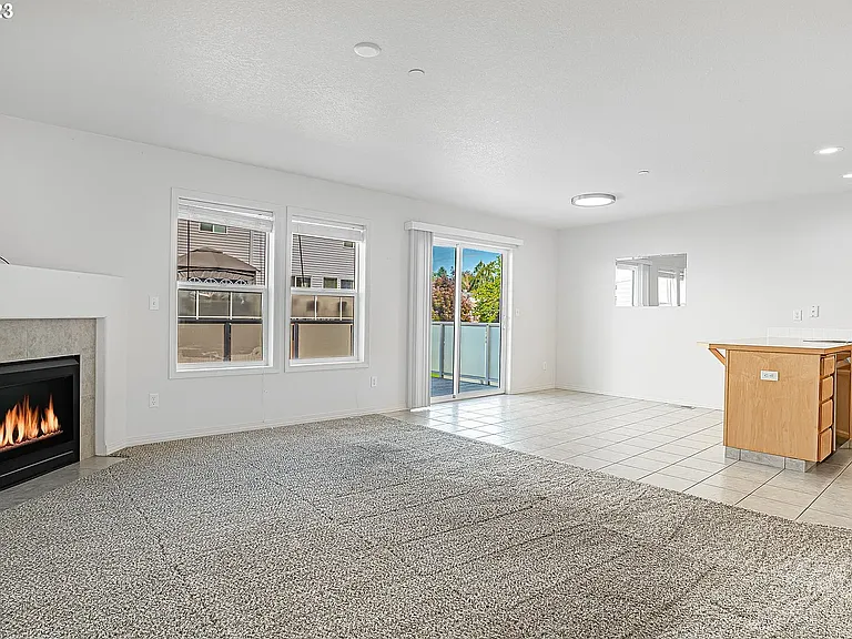5700 NE 82nd Ave — Photo 3
