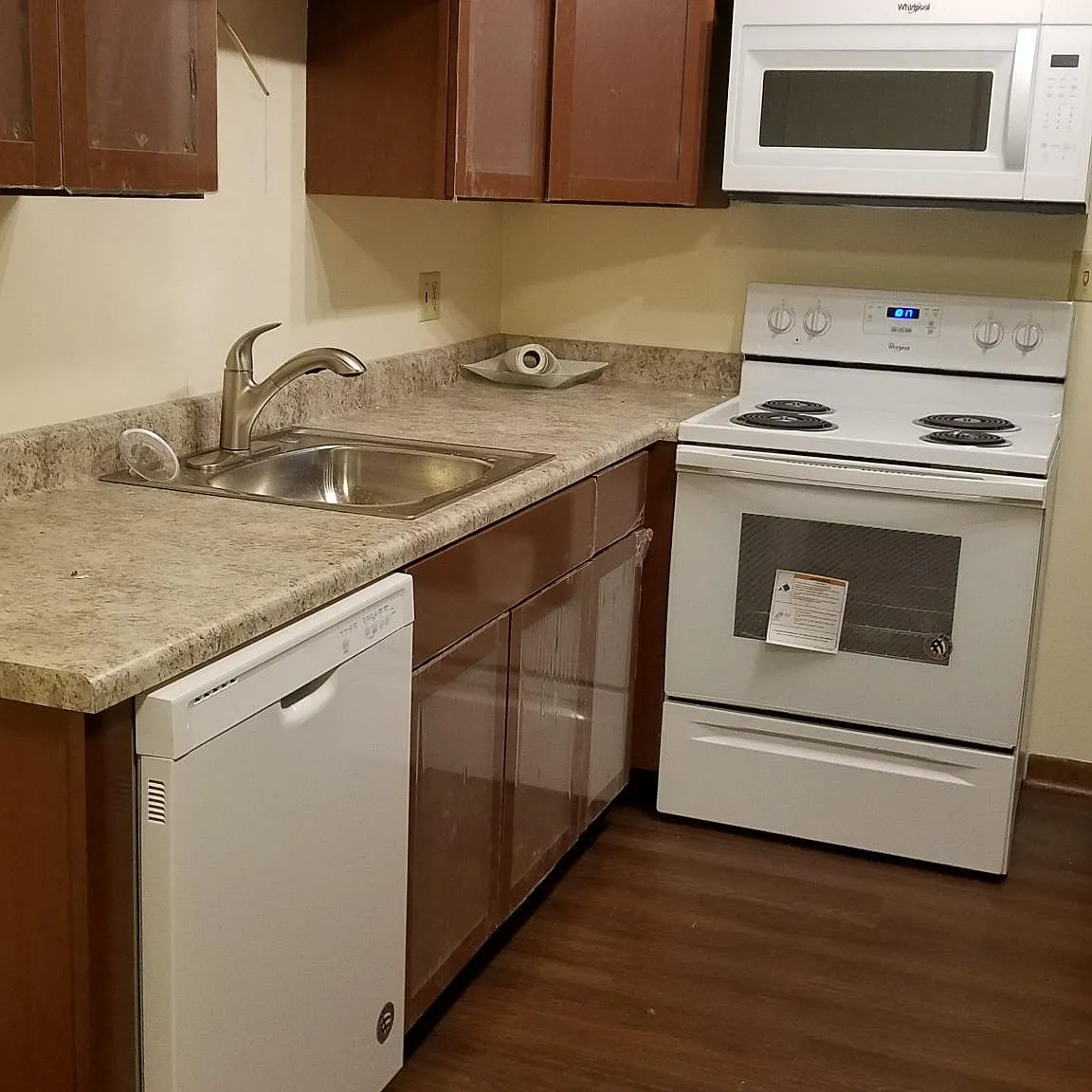 2 bed, 750 sqft, $760 — Photo 2