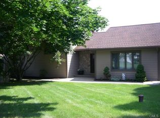 6 Brookwood Dr, Newtown, CT 06470