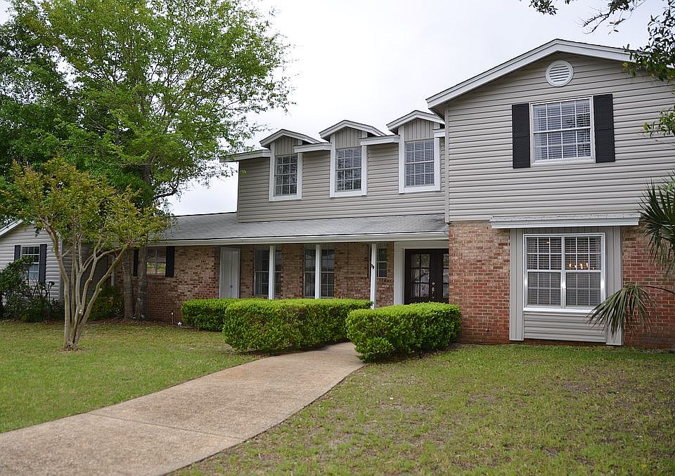1st image of 211 Hibiscus Ave
