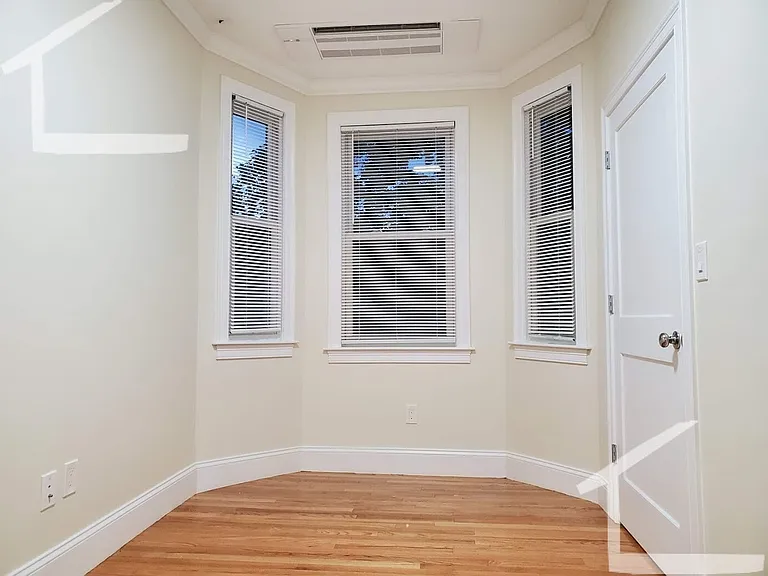 12 Harris St #2 — Photo 5