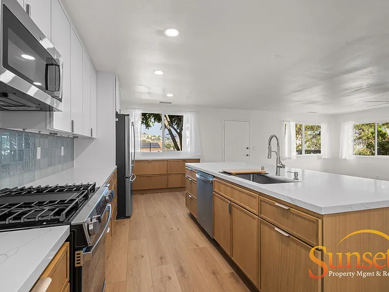 8848 Harness St — Photo 5
