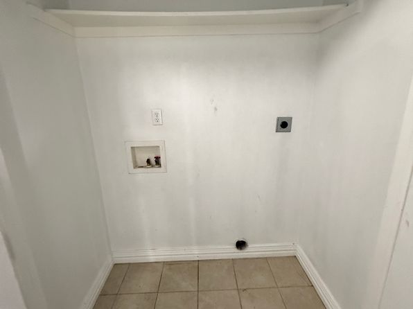 311 E Pine St #15, Hallsville, TX 75650