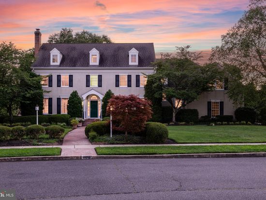 825 Loveland Rd, Moorestown, NJ 08057