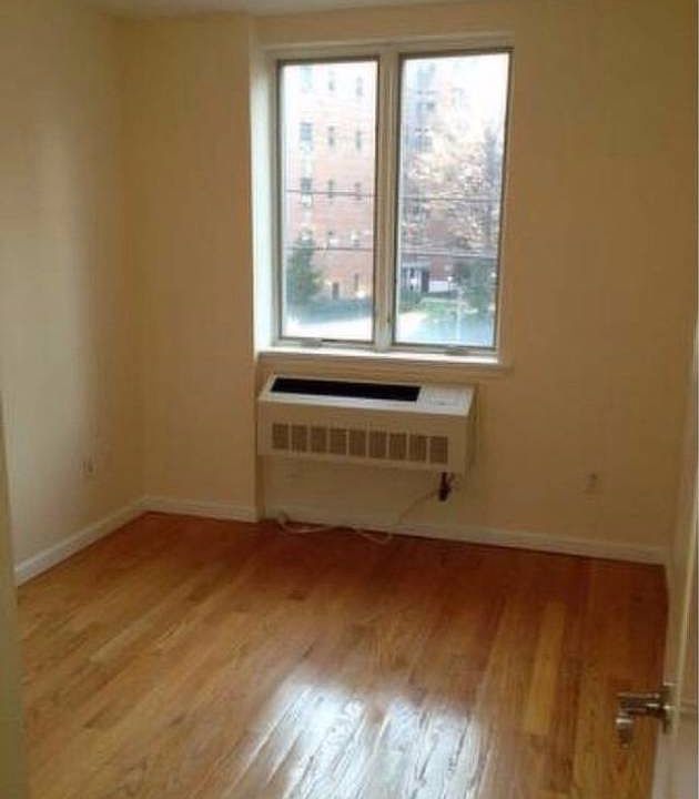 2nd image of 14127 84th Dr APT 1B