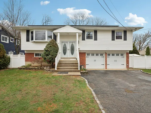 4 Hawthorne Street, Farmingdale, NY 11735