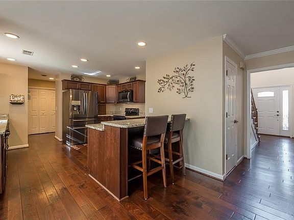 4th image of 2714 Wynford Ave SW