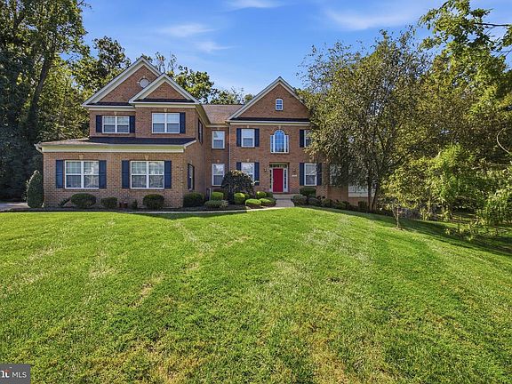 3rd image of 14401 Darren Ct