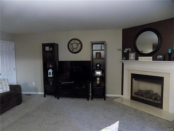 4th image of 144 Frank Dr