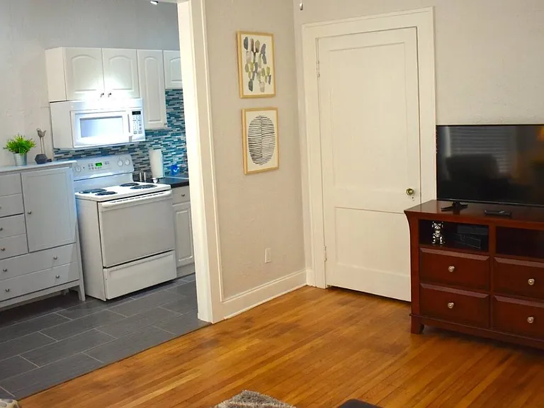 407 S Melville Ave #4 — Photo 8