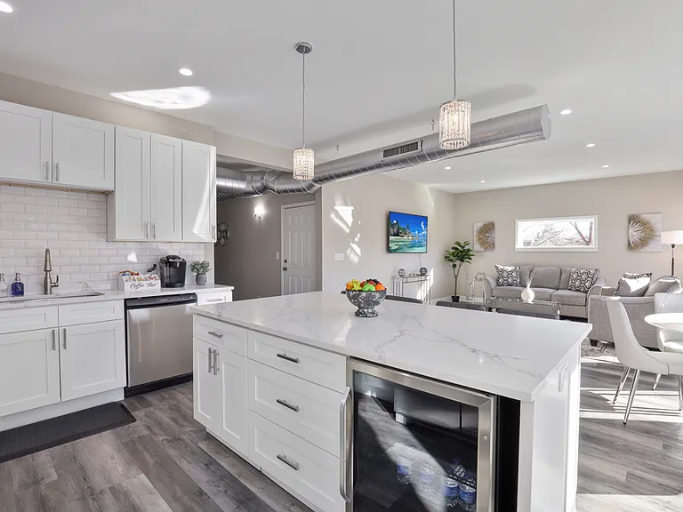 1111 Bonnie Brae Pl #3W — Photo 8