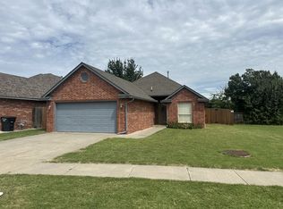 3908 New London Ave, Moore, OK 73160