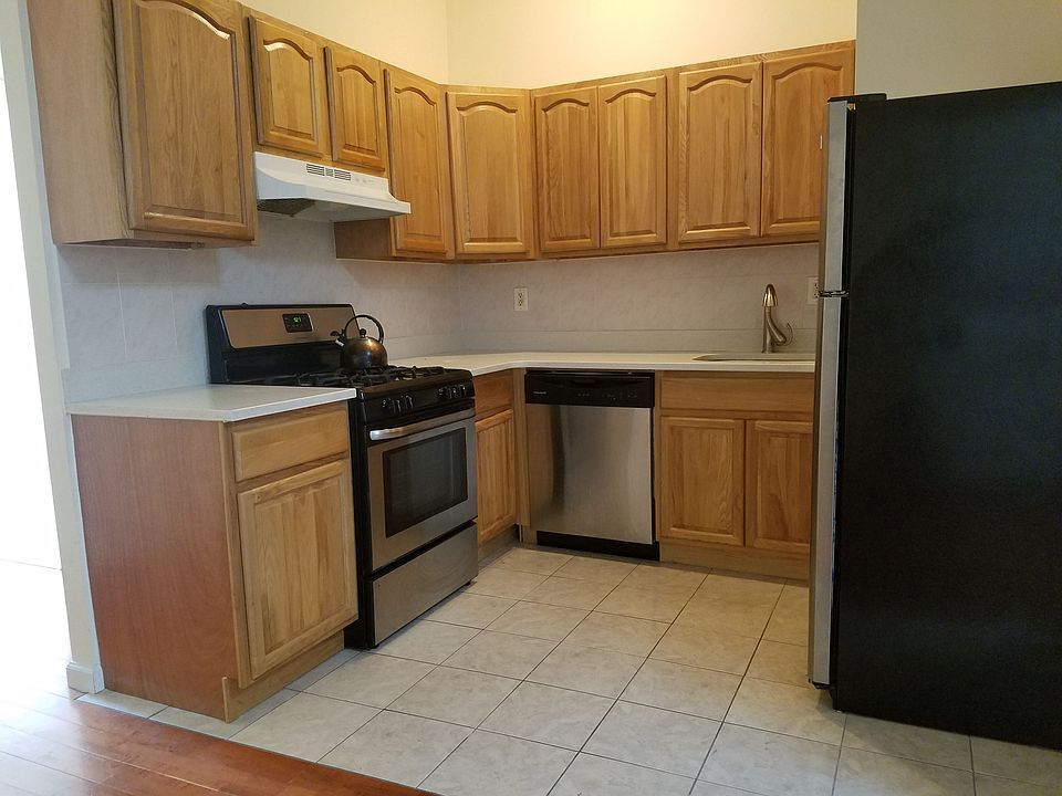 1st image of 203 Kosciuszko St APT 3