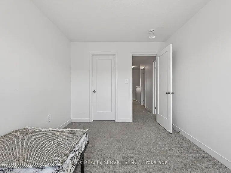 95 Queensbrook Cres — Photo 24