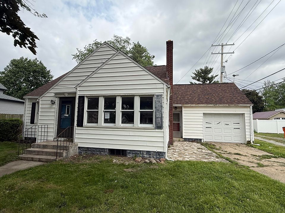 1st image of 118 W Spring St