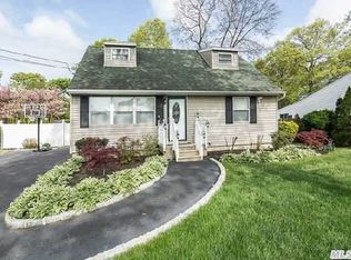 49 Joline Rd, Port Jefferson Station, NY 11776