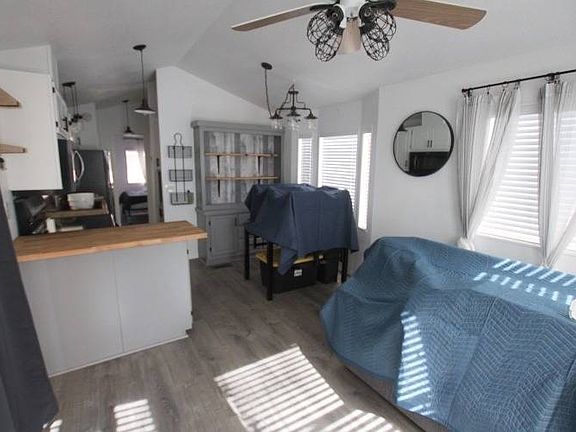 4th image of 1703 N Thornton Rd #252