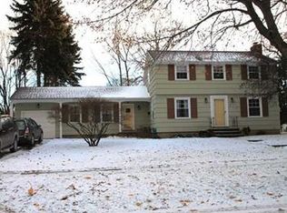 7 Sansharon Dr, Rochester, NY 14617