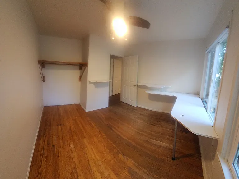 1690 Phillips Ln — Photo 8