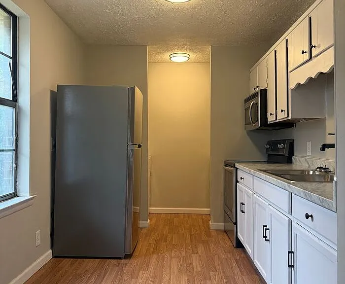 2618 Foster Ave #B — Photo 2