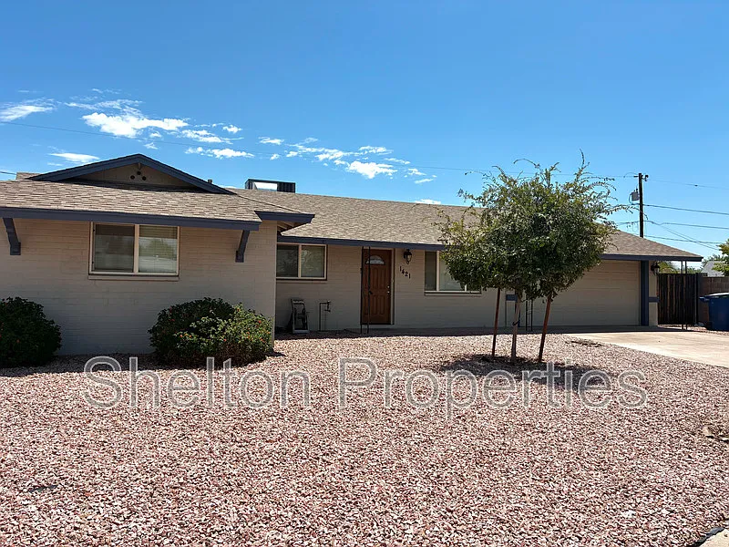 4 bed, 2.0 bath, 1672 sqft, $2,445 — Photo 2