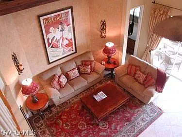3 bed, 2.5 bath, 2900 sqft, $11,500 — Photo 2