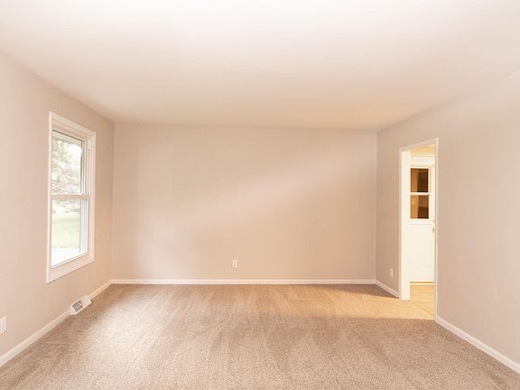 2nd image of 8305 W Lone Beech Dr