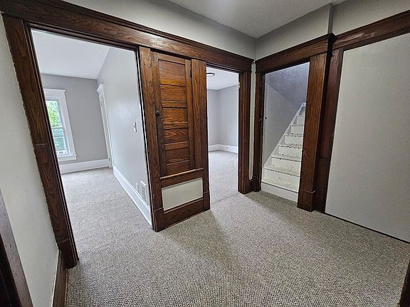 4th image of 167 College St