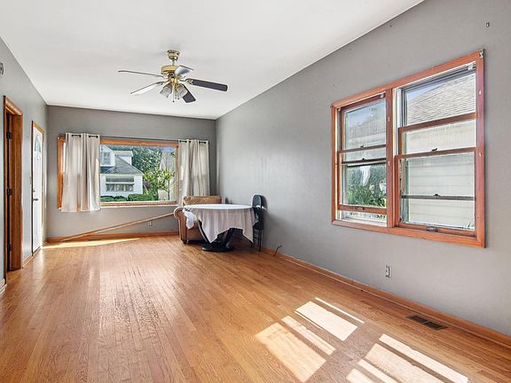 4th image of 5122 Reading Ave