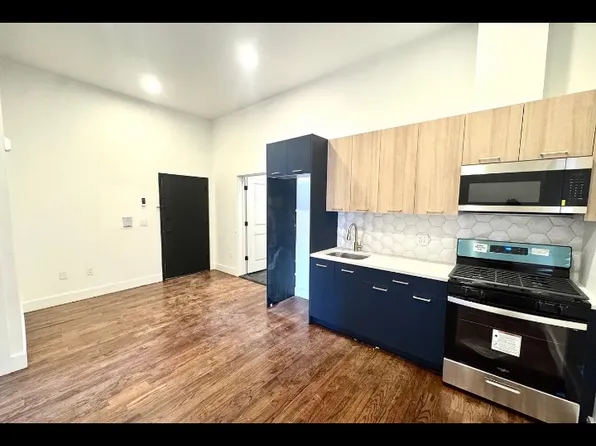 48 Bergen Avenue image 1 of 7