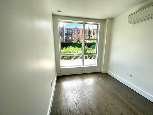 Rented by Yaffa Realty LLC | media 3