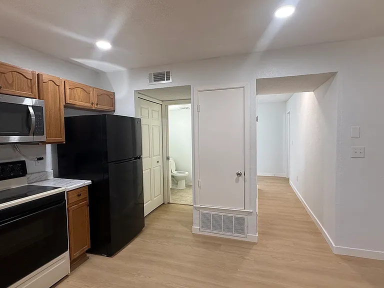 6834 Neston Dr — Photo 2
