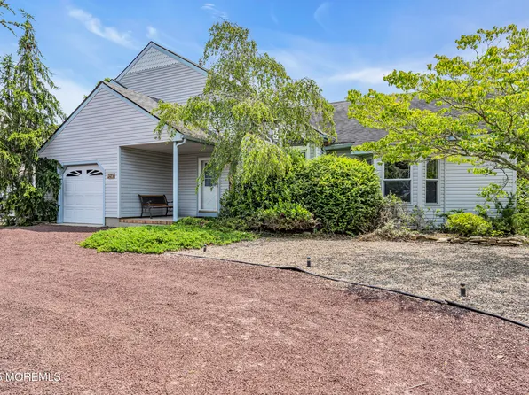 329 Jennings Road, Manahawkin, NJ 08050