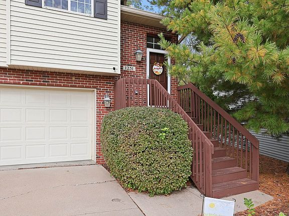 3rd image of 1231 33rd Avenue Cir