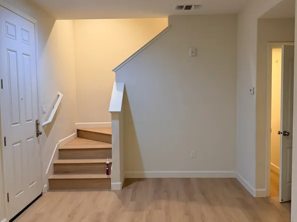 6794 S Mariposa Ln, Dublin, CA 94568