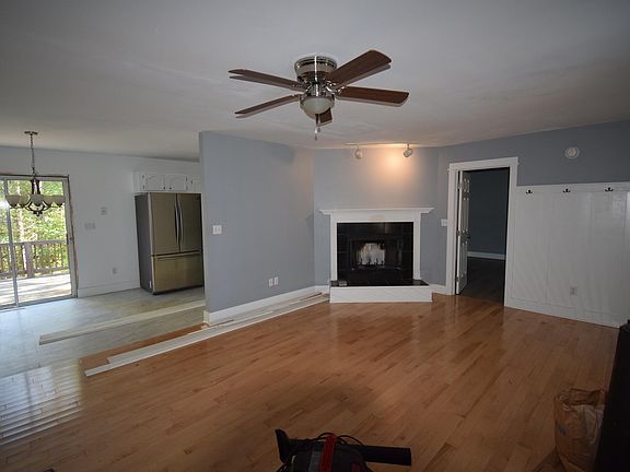 2nd image of 7 Pleasant View Ter