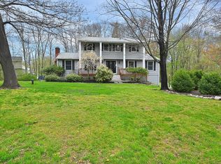 25 Pell Mell Dr, Bethel, CT 06801