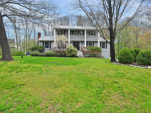 25 Pell Mell Drive, Bethel, CT 06801