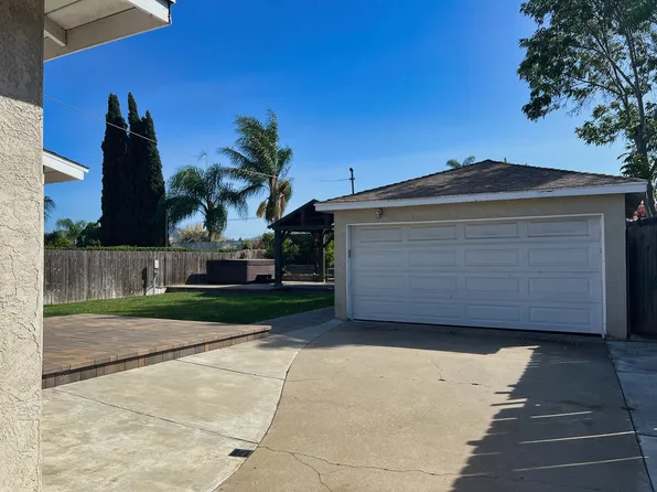 8777 Cleburn Dr, La Mesa, CA 91942