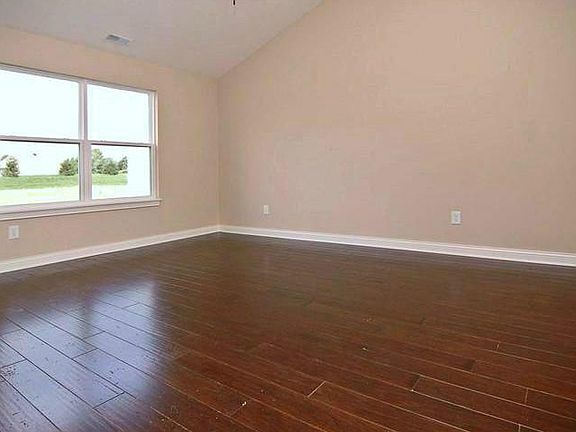 5th image of 11504 Grassy Ct Unit 102