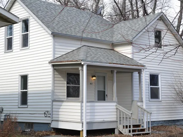 411 3rd St S, Wahpeton, ND 58075