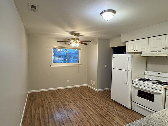 3rd image of 724 E Cowan Ave