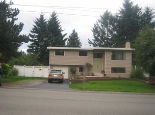 8712 NE 137th St, Kirkland, WA 98034