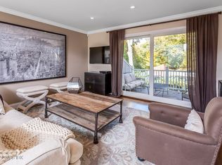 100 Silo Cir #100, Riverside, CT 06878